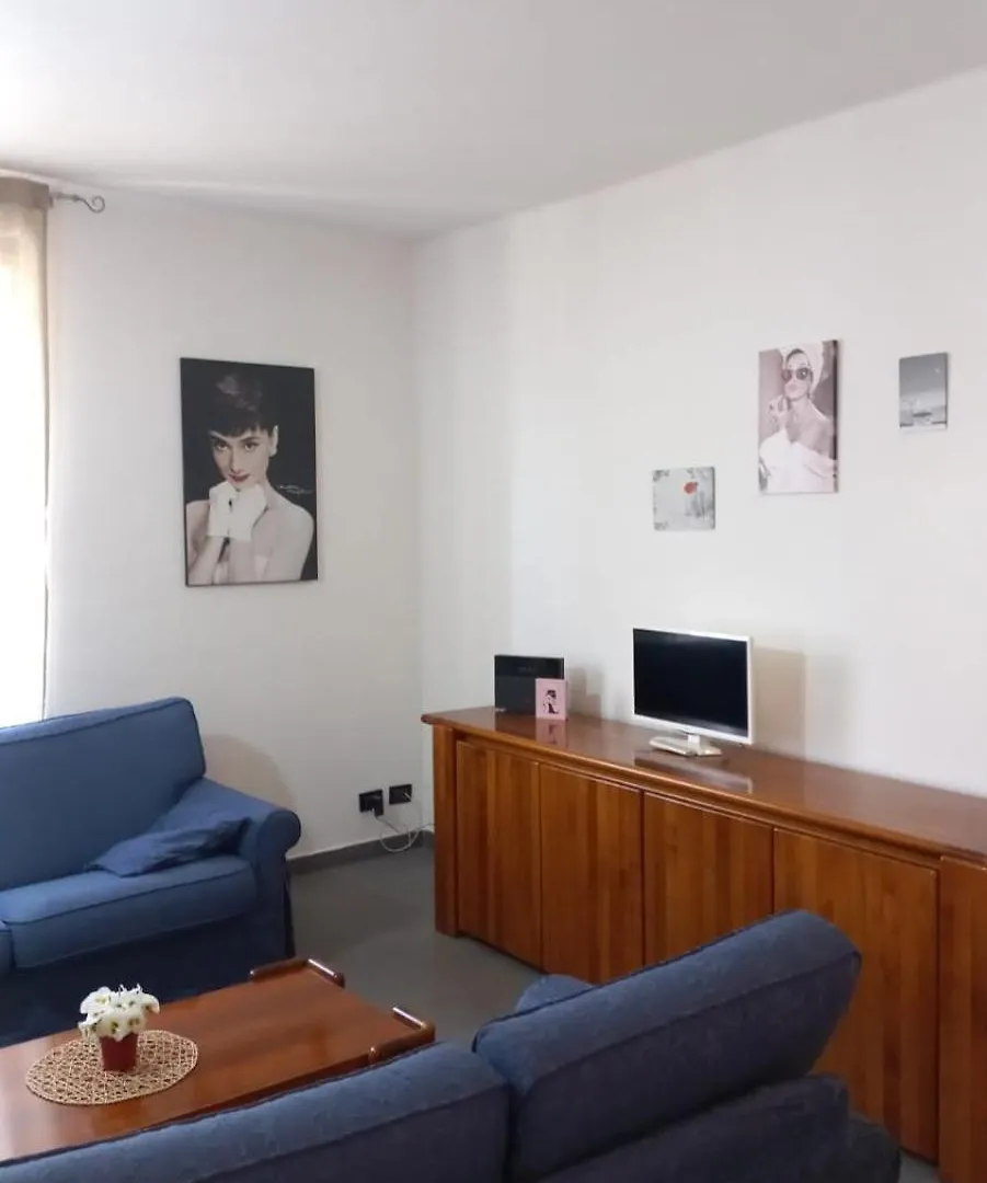 Audrey Hepburn Apartment Brescia 0*,